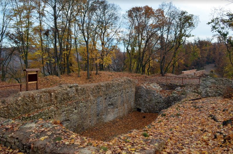 Nový hrad u Kunratic - palác. Autor: J. Podliska.