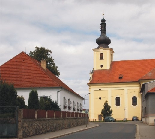 Blovice, kostel sv. Jana Evangelisty. Autor: J. Bouda.