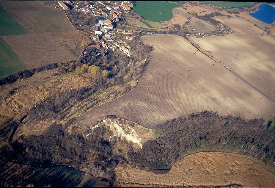 Pravěká výšinná lokalita ostrožna Dřevčice – Popovice.