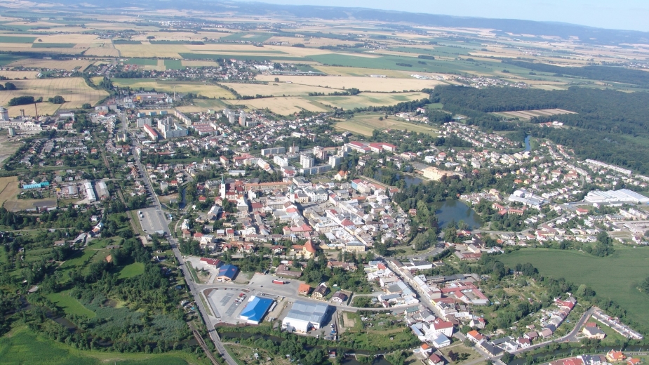 Letecký snímek města (zdroj archiv Národního památkového ústavu).